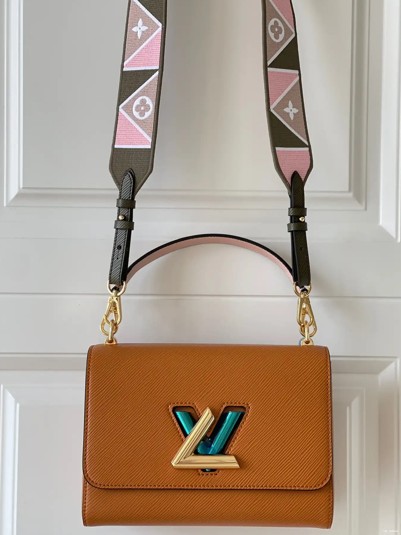 Cheap TWIST LOUIS MM VUITTON 0530